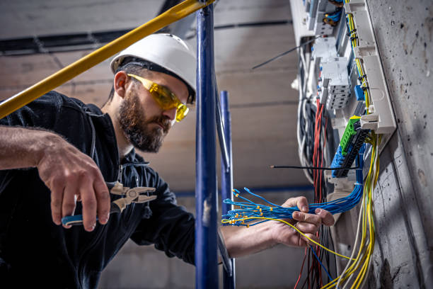 Best Local Electrician Companies  in Englewood, OH